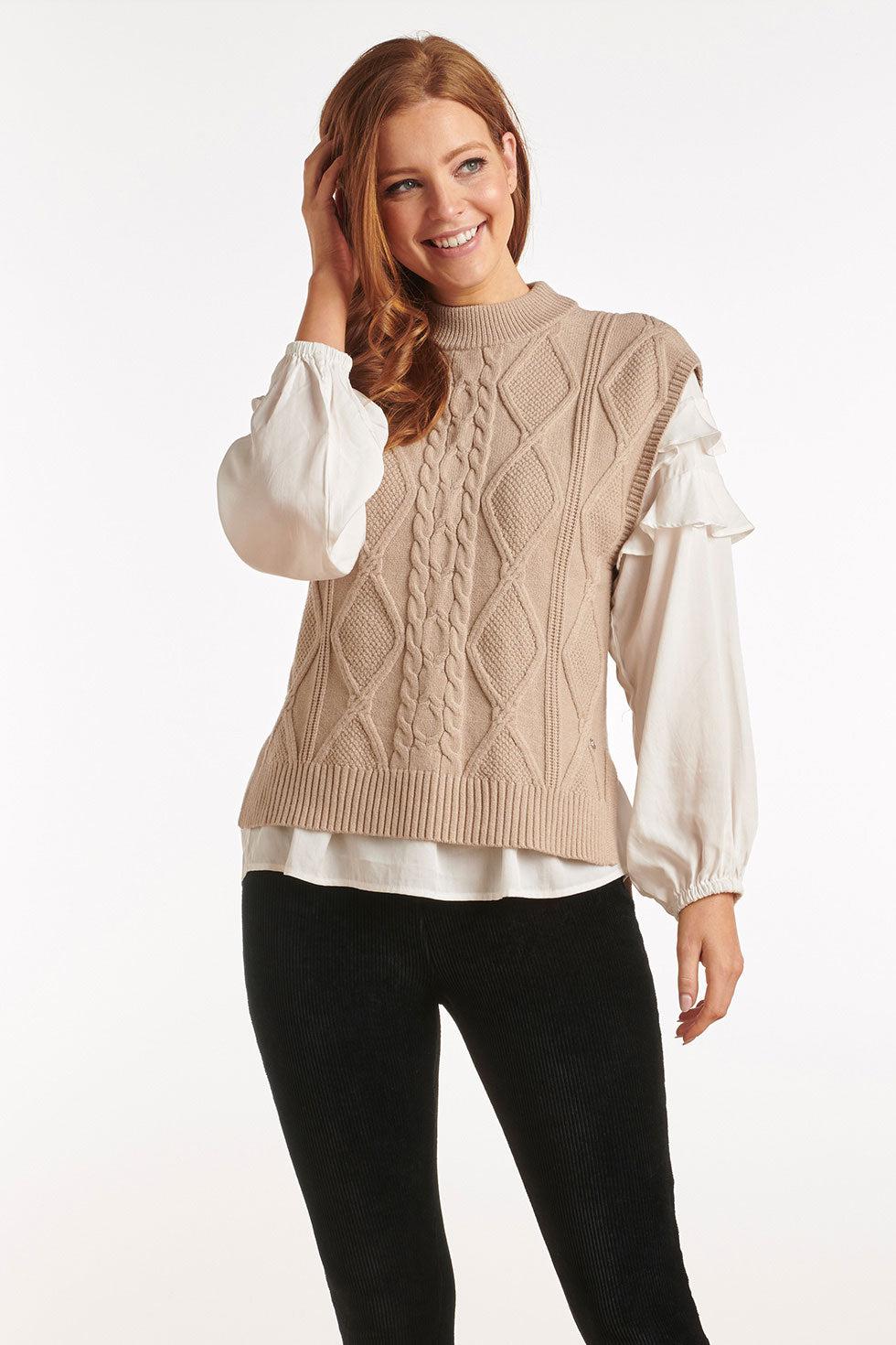 22667 Gilet Kabel Gebreid Beige