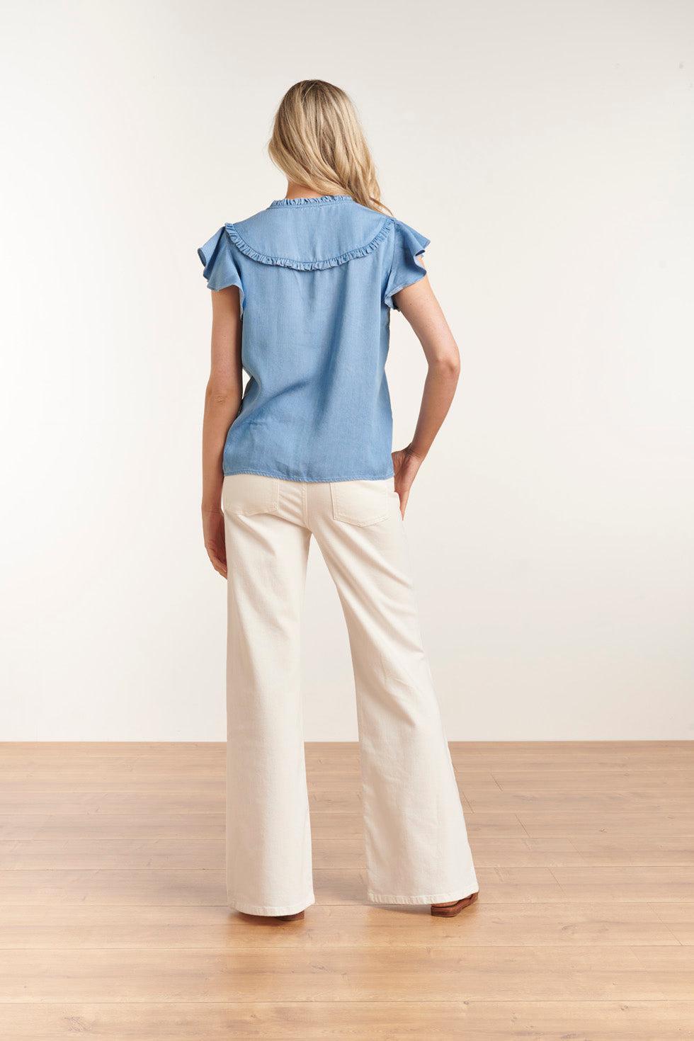 23078 Licht Tencel Top Met Vlindermouwenruches | Medium Blue Denim