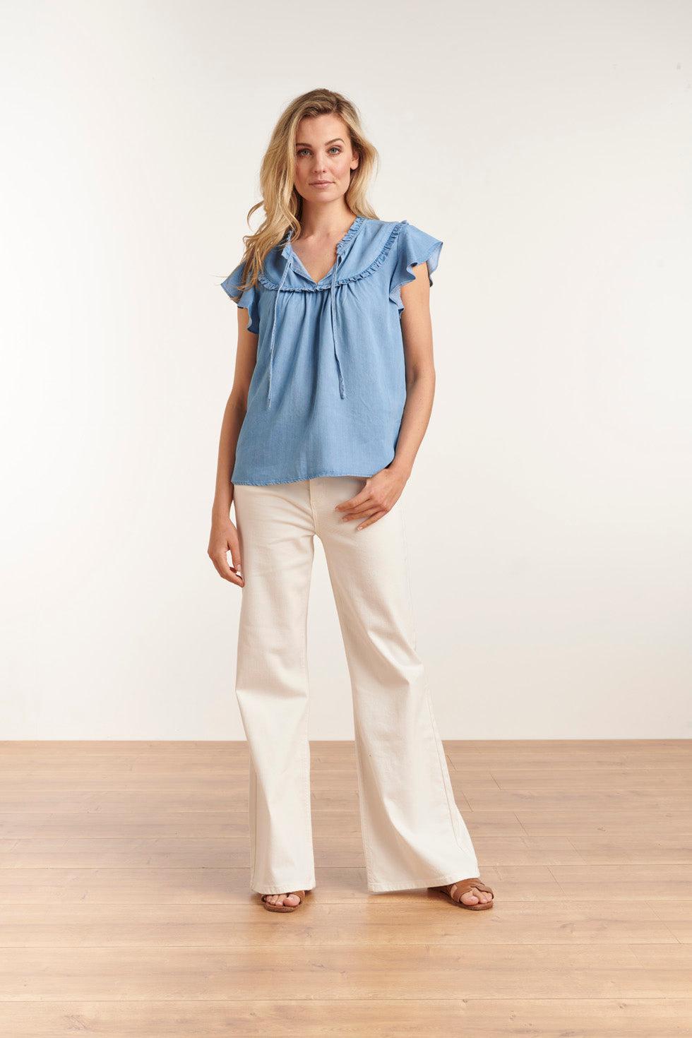 23078 Licht Tencel Top Met Vlindermouwenruches | Medium Blue Denim