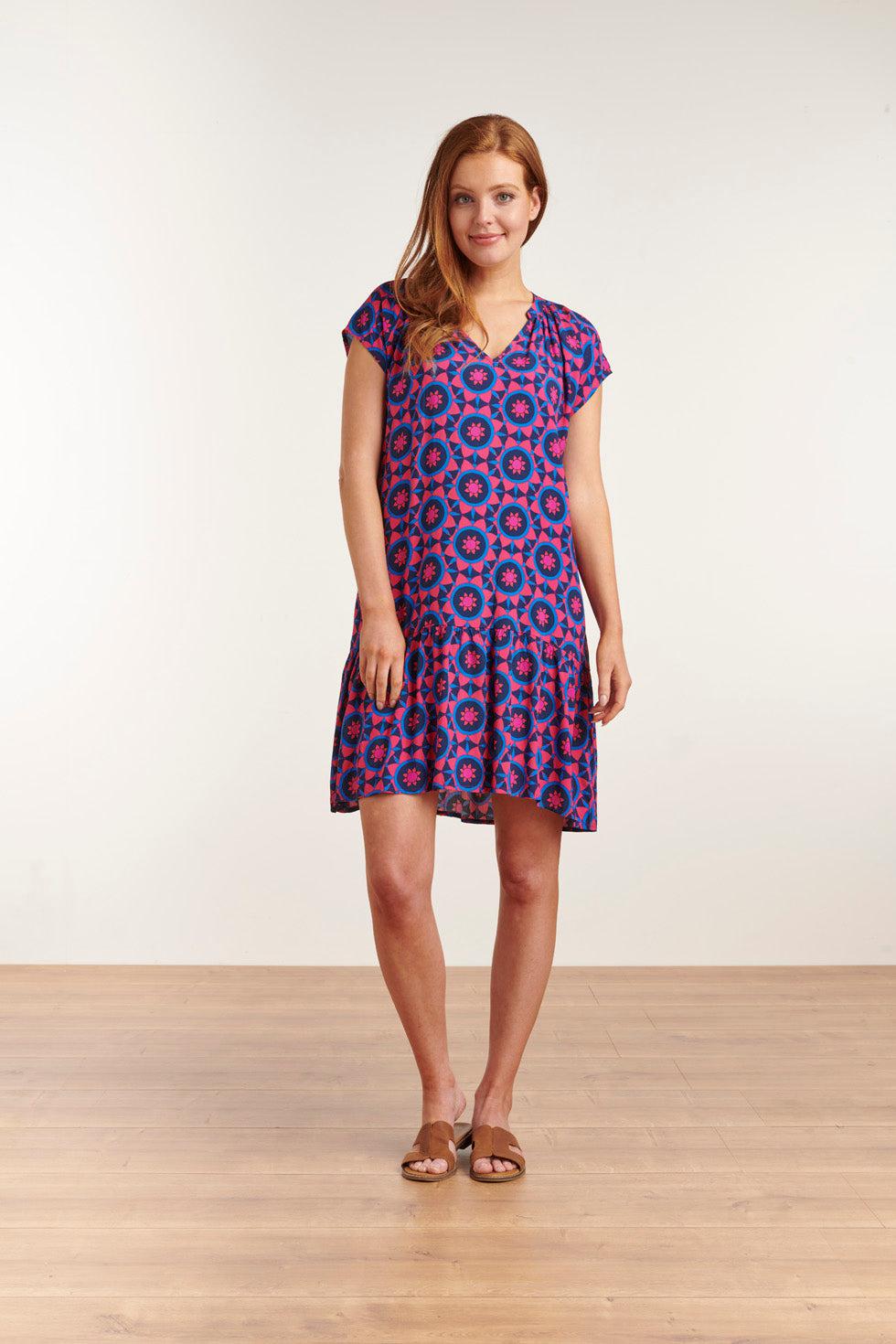 23102 Stijlvol Losvallend Jurkje Met A-Lijnzwierige Onderkant - Abstracte Print Fuchsia/ | Fuchsia - Blue