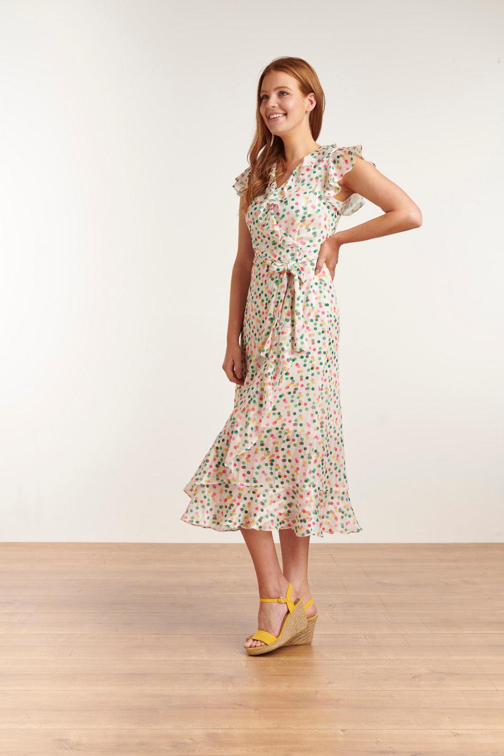 23106 Stippenpracht Getailleerde Maxi Jurk Met V-Hals | White - Muticolour