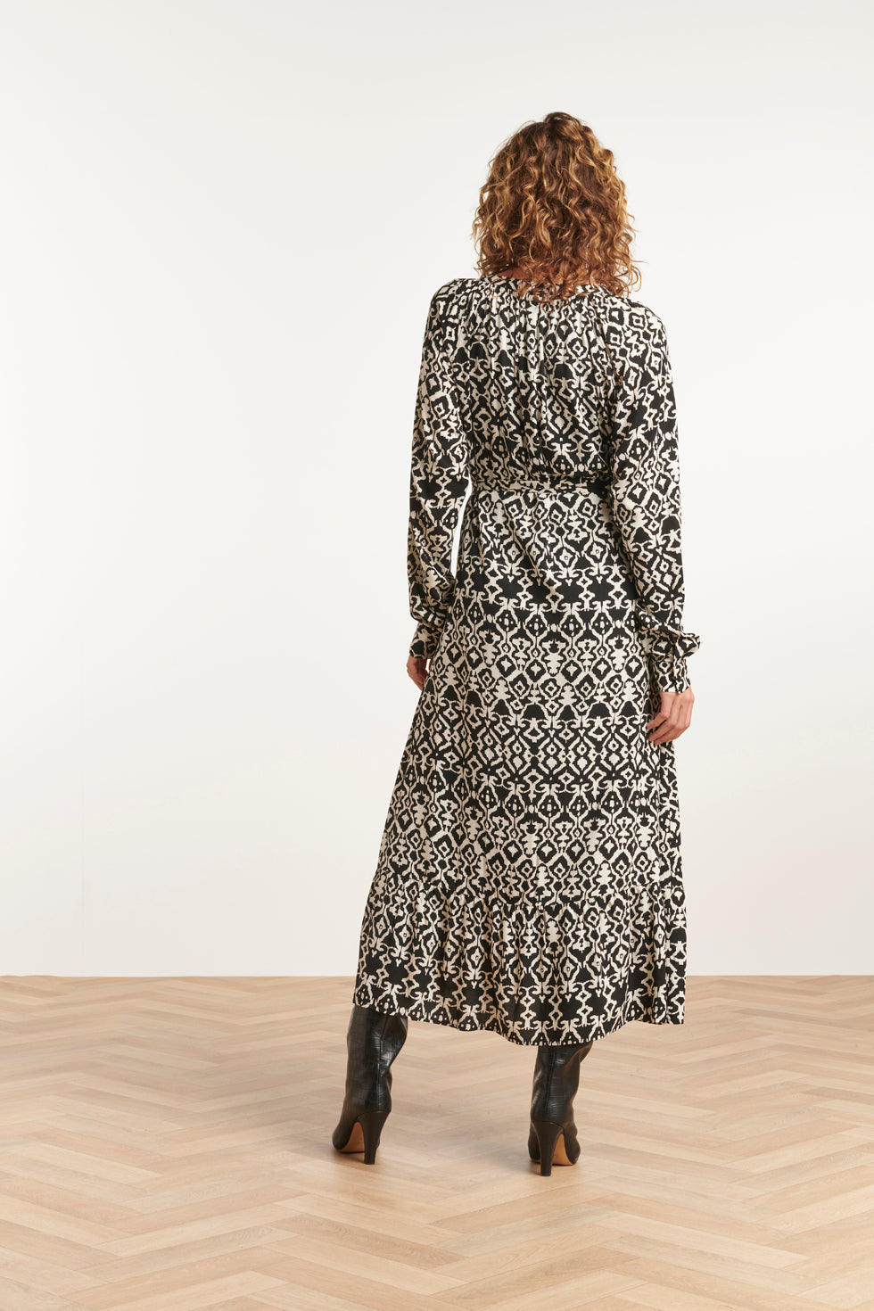 23506 Dames Losvallend Maxi JurkTribal - | Black White