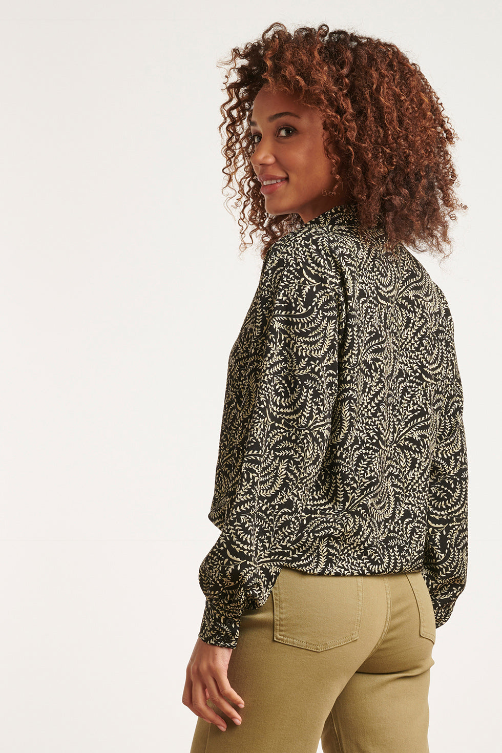 23508 Dames Semi Fitted Blouse Met Knoopsluiting | Black - Light Army