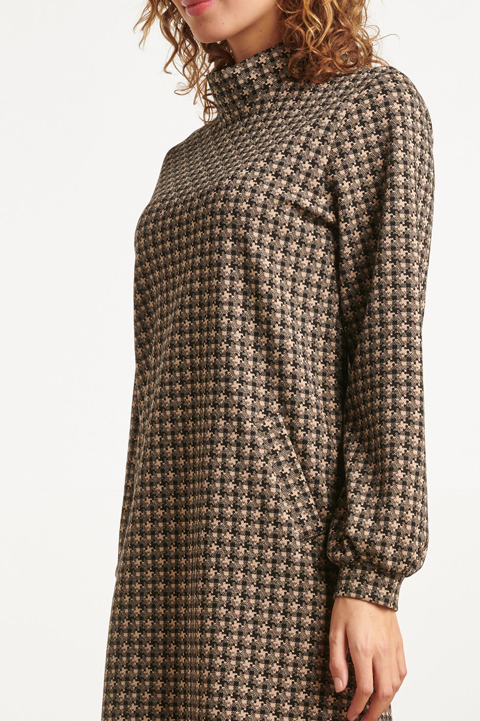 23513 Dames Midi Jurk Met Col Vintage Print | Black - Sand