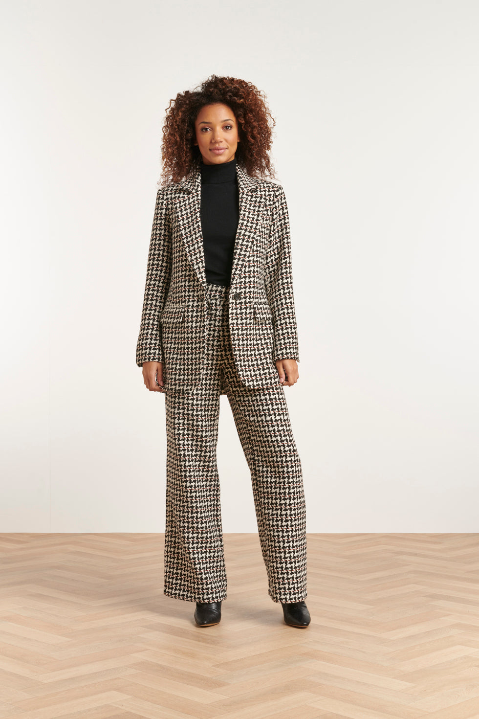 23516 Dames Pied De Poule Fitted Blazer | Black White - Brown