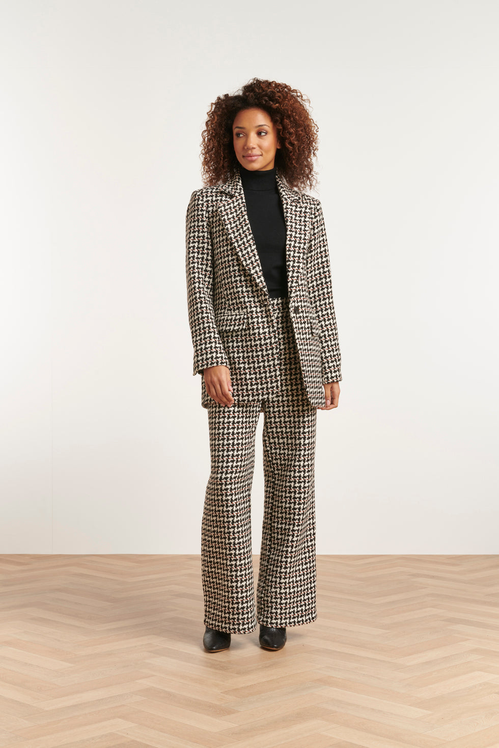 23516 Dames Pied De Poule Fitted Blazer | Black White - Brown