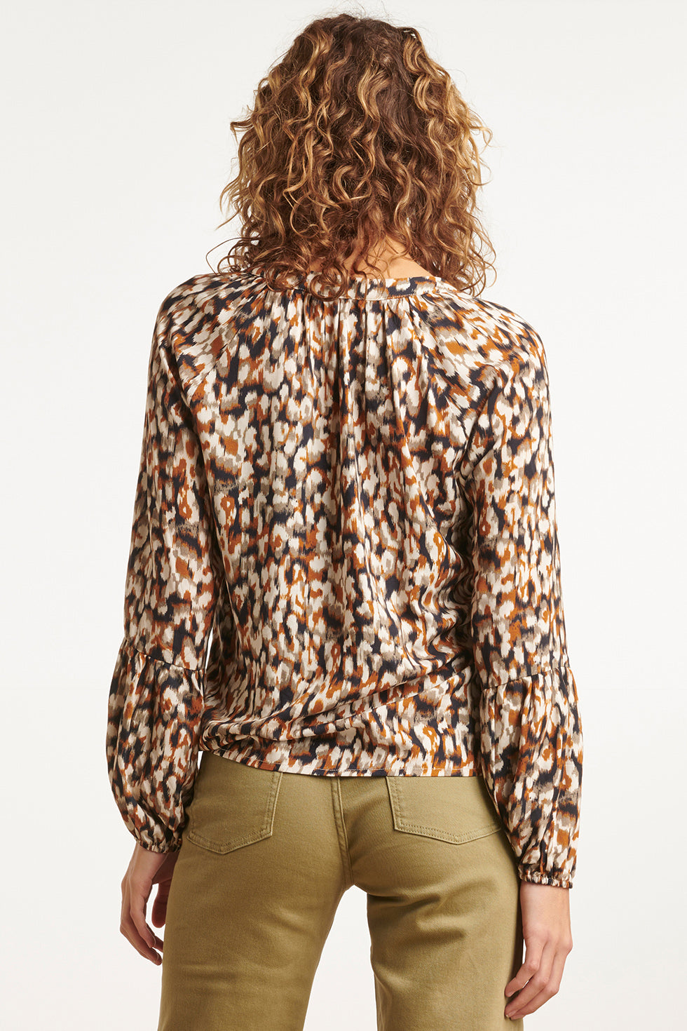 23533 Dames Chique V-Hals Top Met Abstract Animal Print | Black - Muticolour