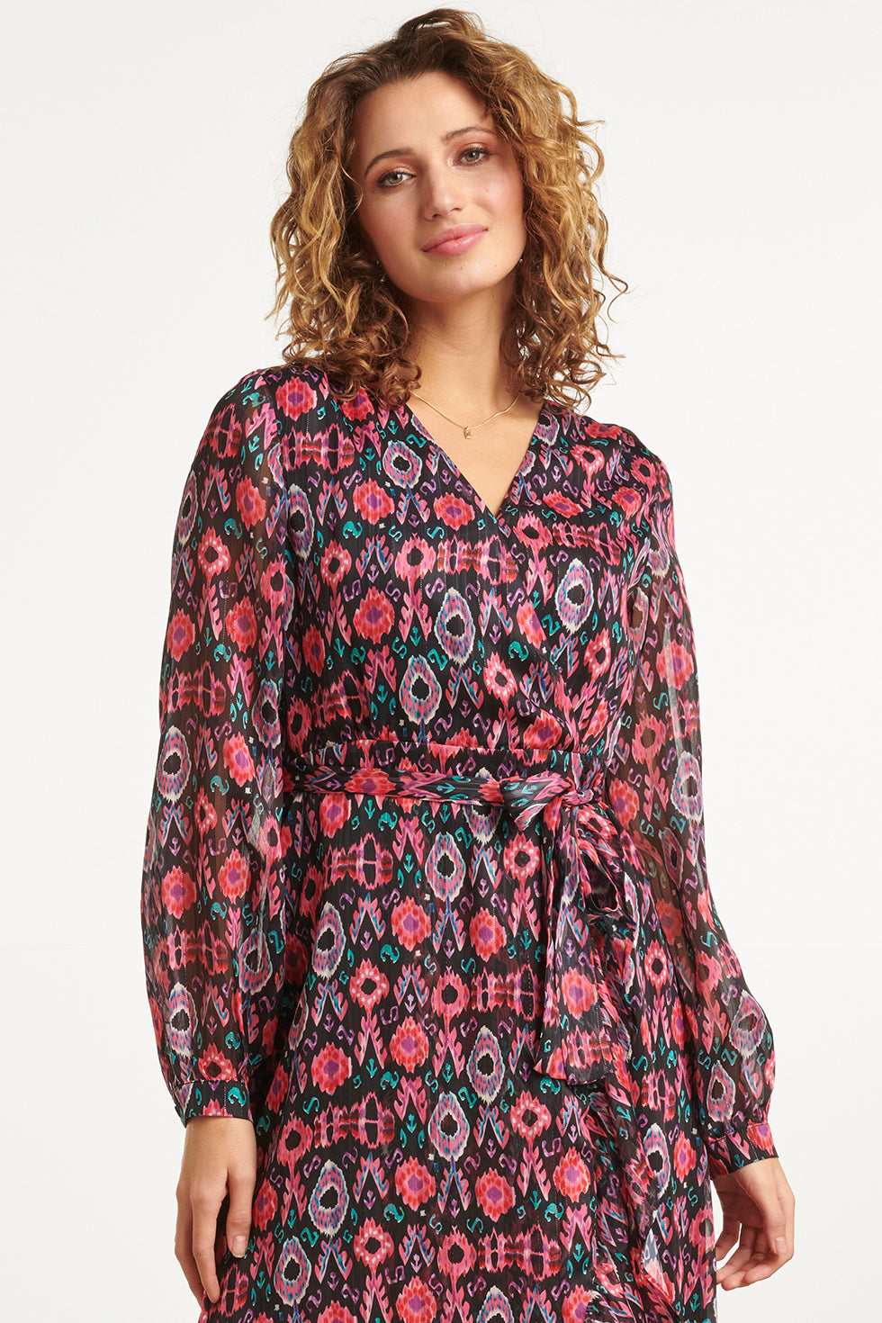 23539 Chiffon Flowy Maxi Jurk Met Riem Met Ornament Print | Black - Muticolour