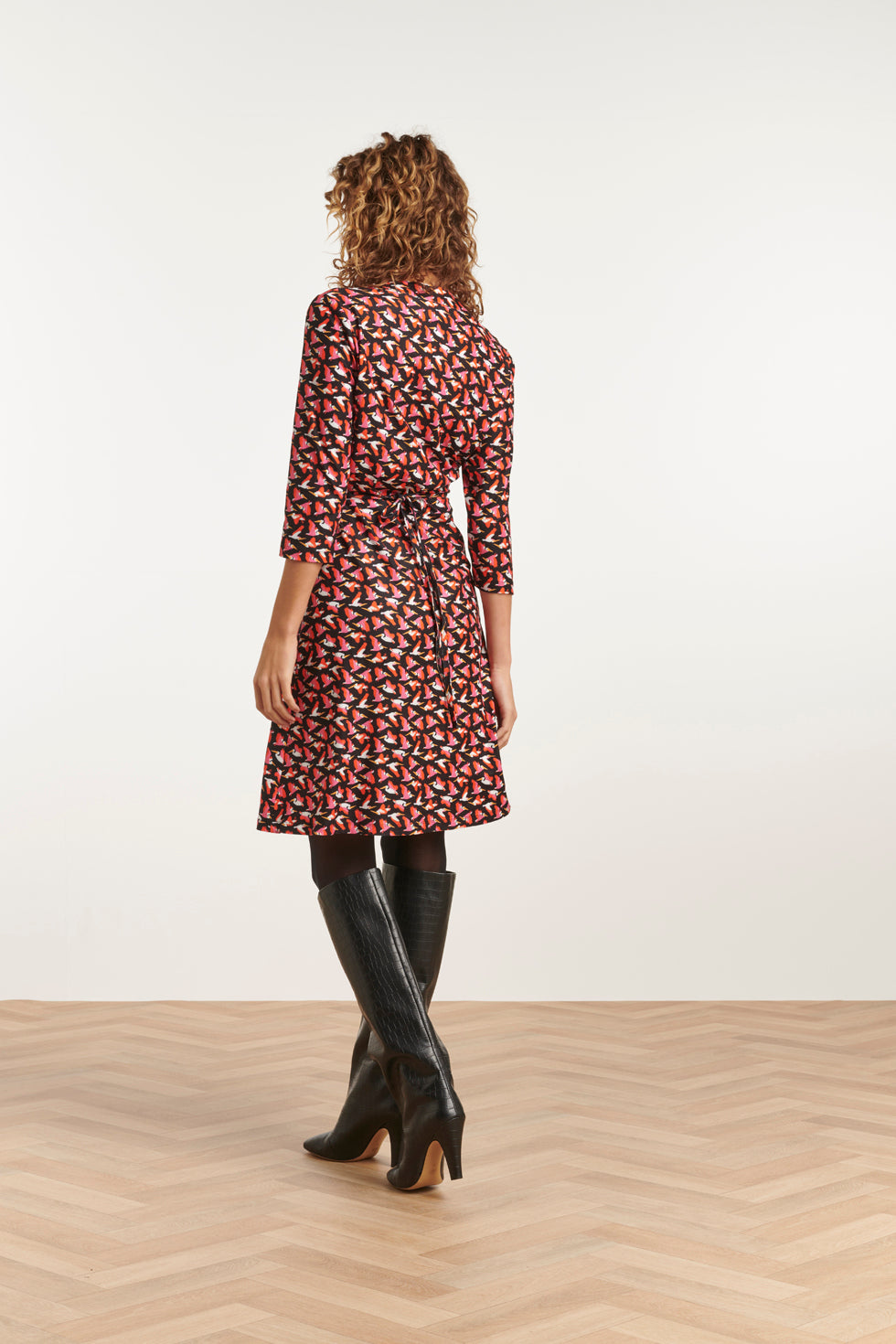 23550 Midi Jurk Met Pelikaan | Black - Pink