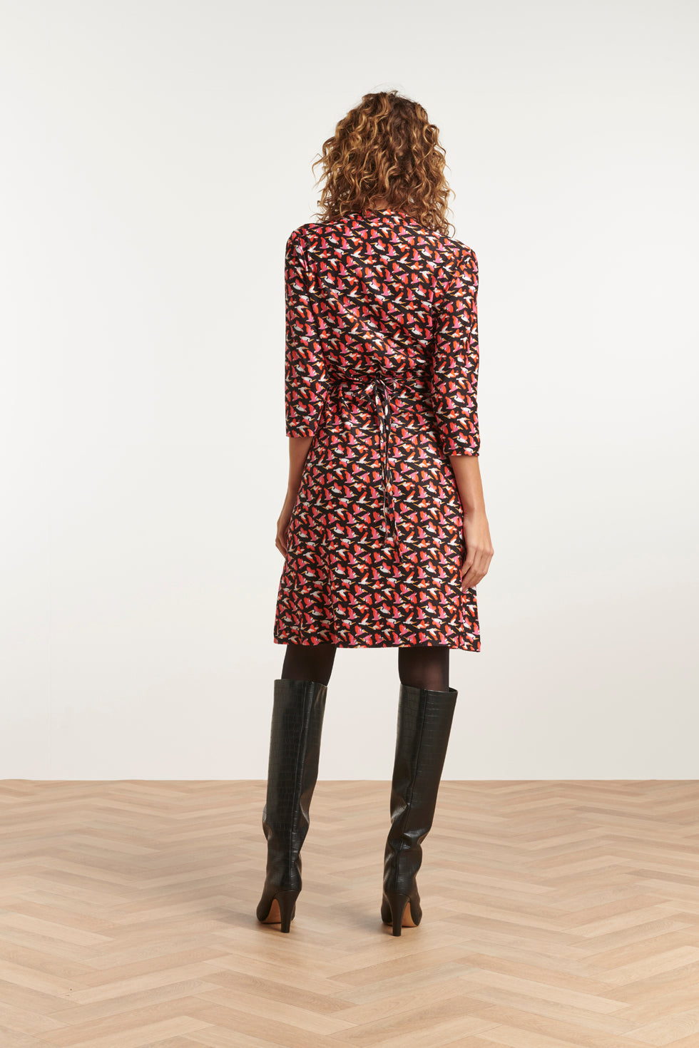 23550 Midi Jurk Met Pelikaan | Black - Pink
