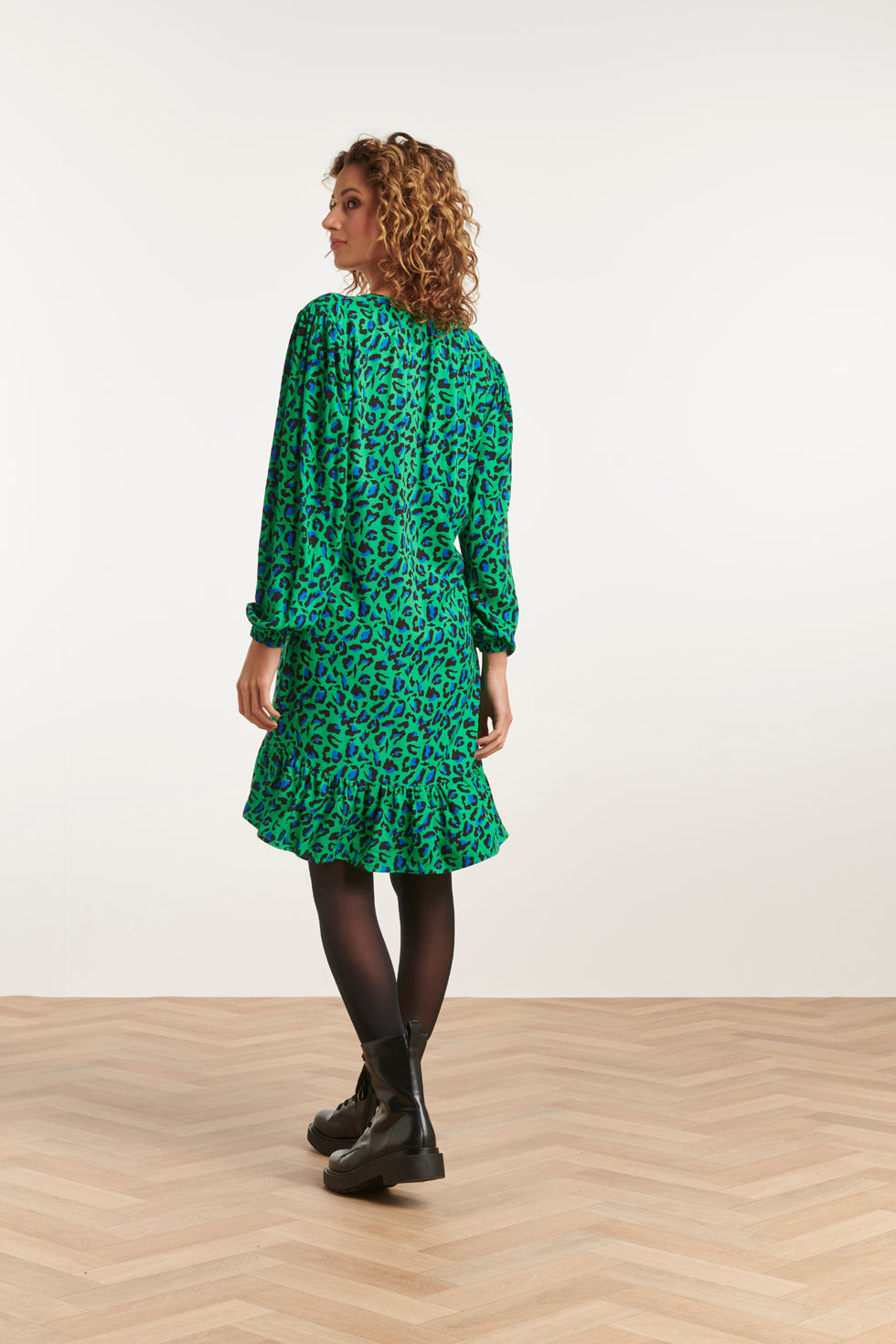 23560 Winter Jurk Losvallend Jurk Met Levendige Animal Print | Green - Black