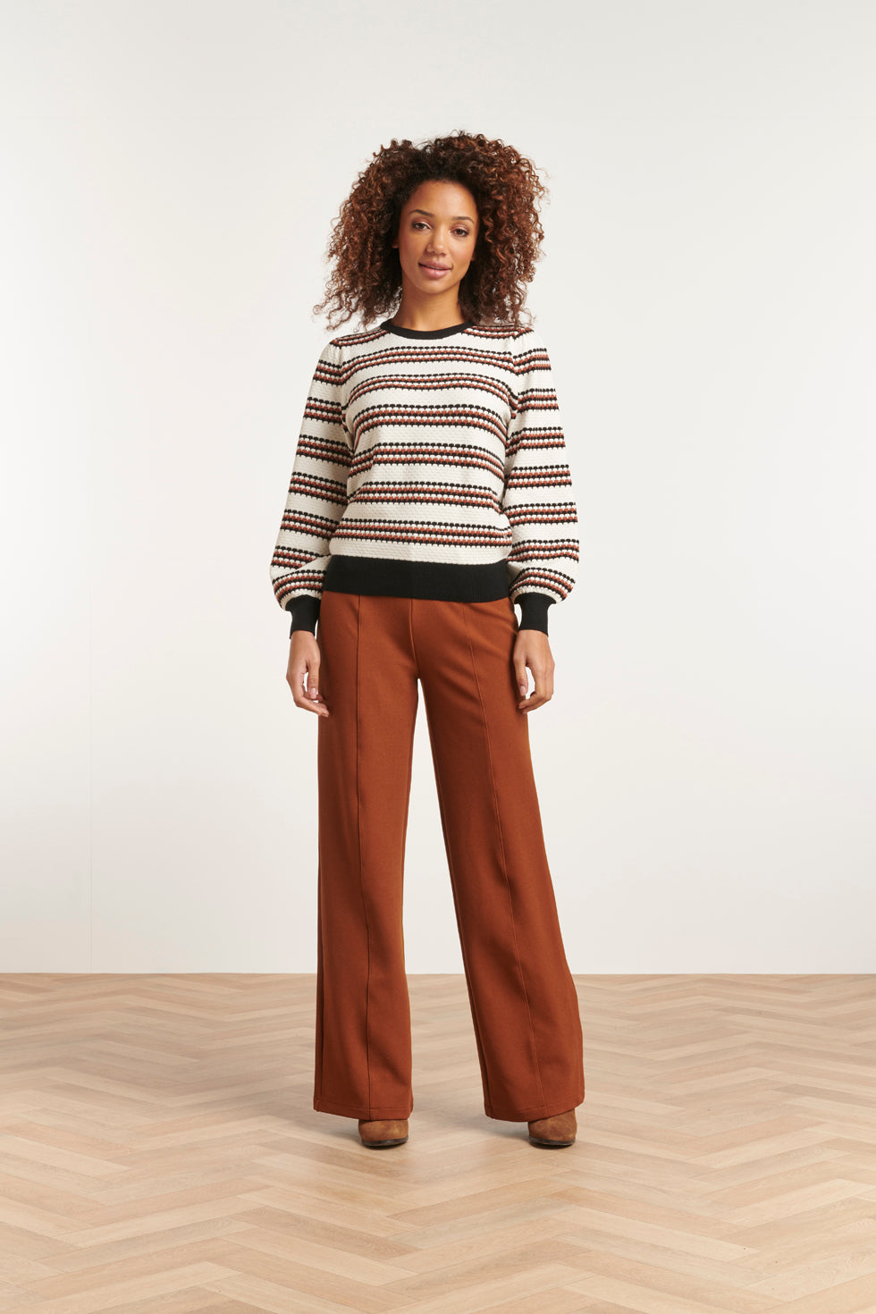 23585 Wijde Broek | Brown