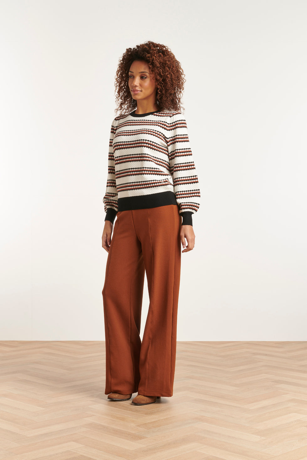 23585 Wijde Broek | Brown
