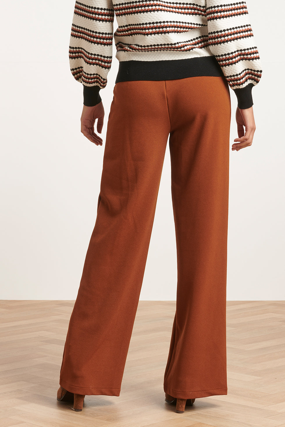 23585 Wijde Broek | Brown