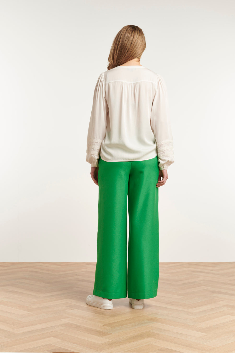 23586 Stijlvolle te V-Hals Top Met Pofmouwen | White