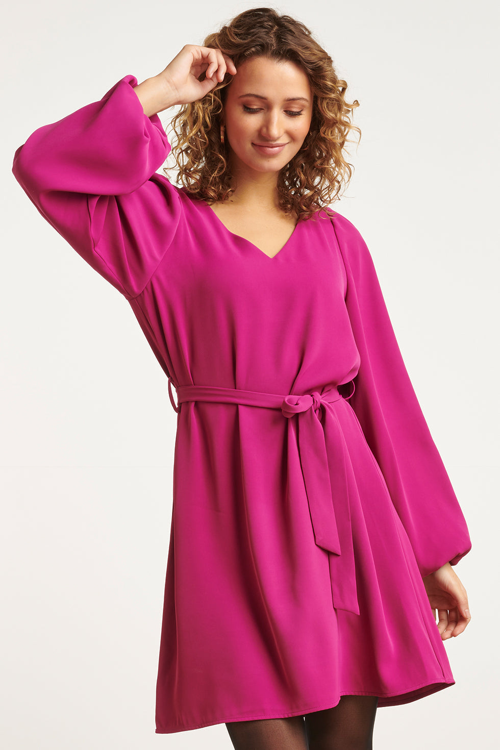 23587 Elegante Paarse V-Hals Jurk Met Ballonmouwen | Purple