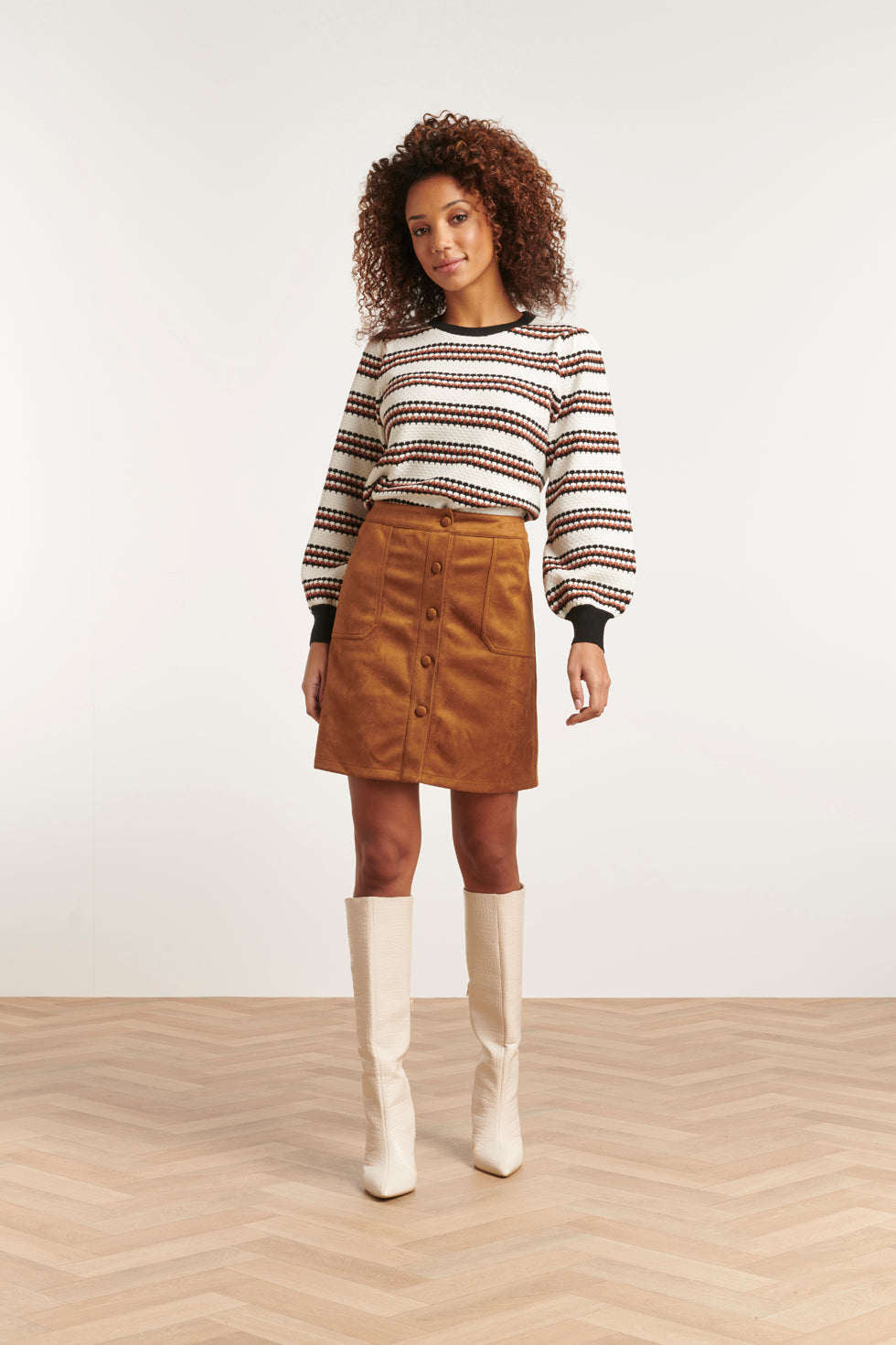 23590 E Suède Look Knoop Rok | Brown