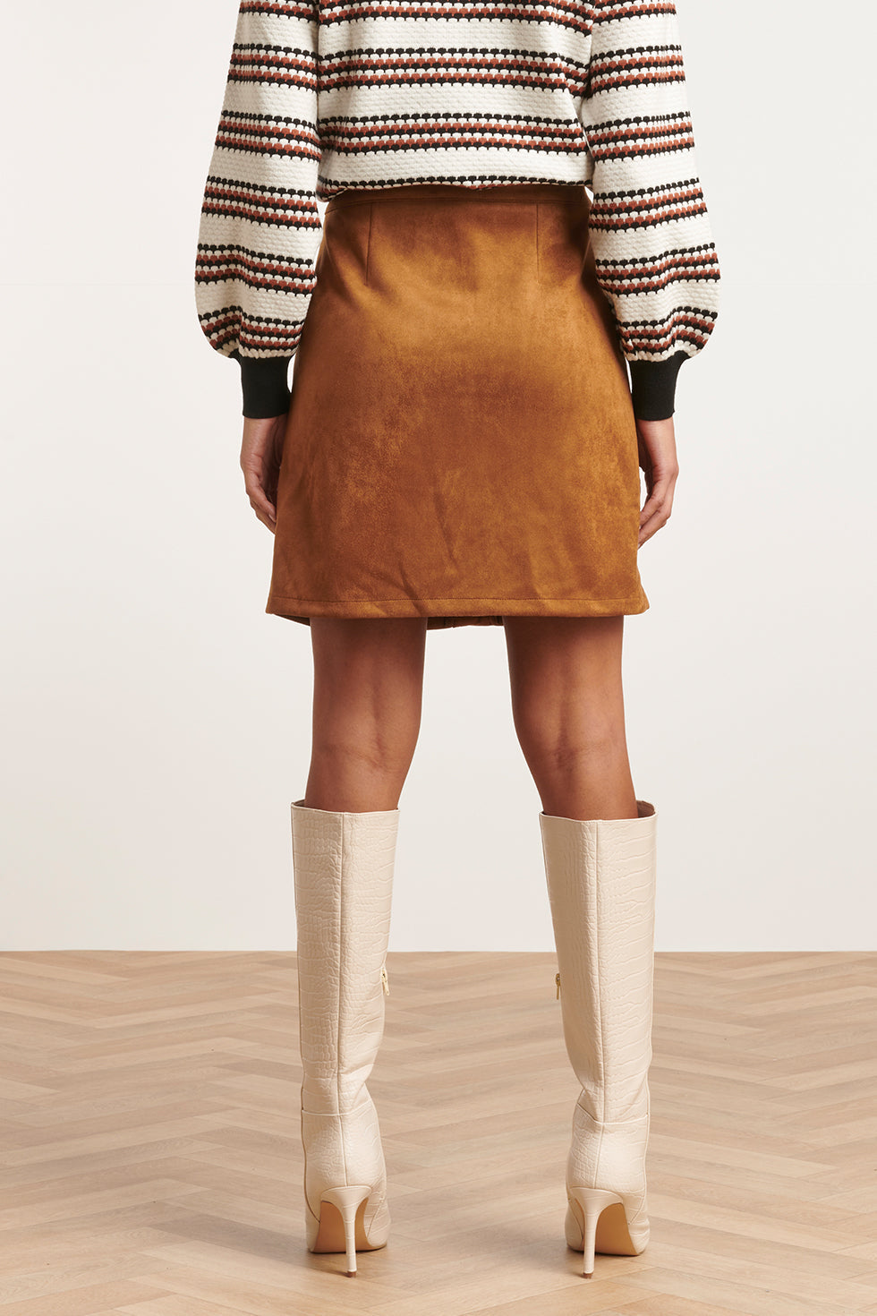 23590 E Suède Look Knoop Rok | Brown