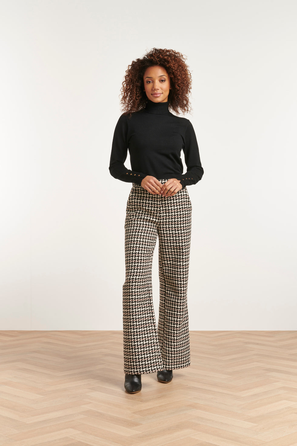23600 Basic e Turtleneck | Black