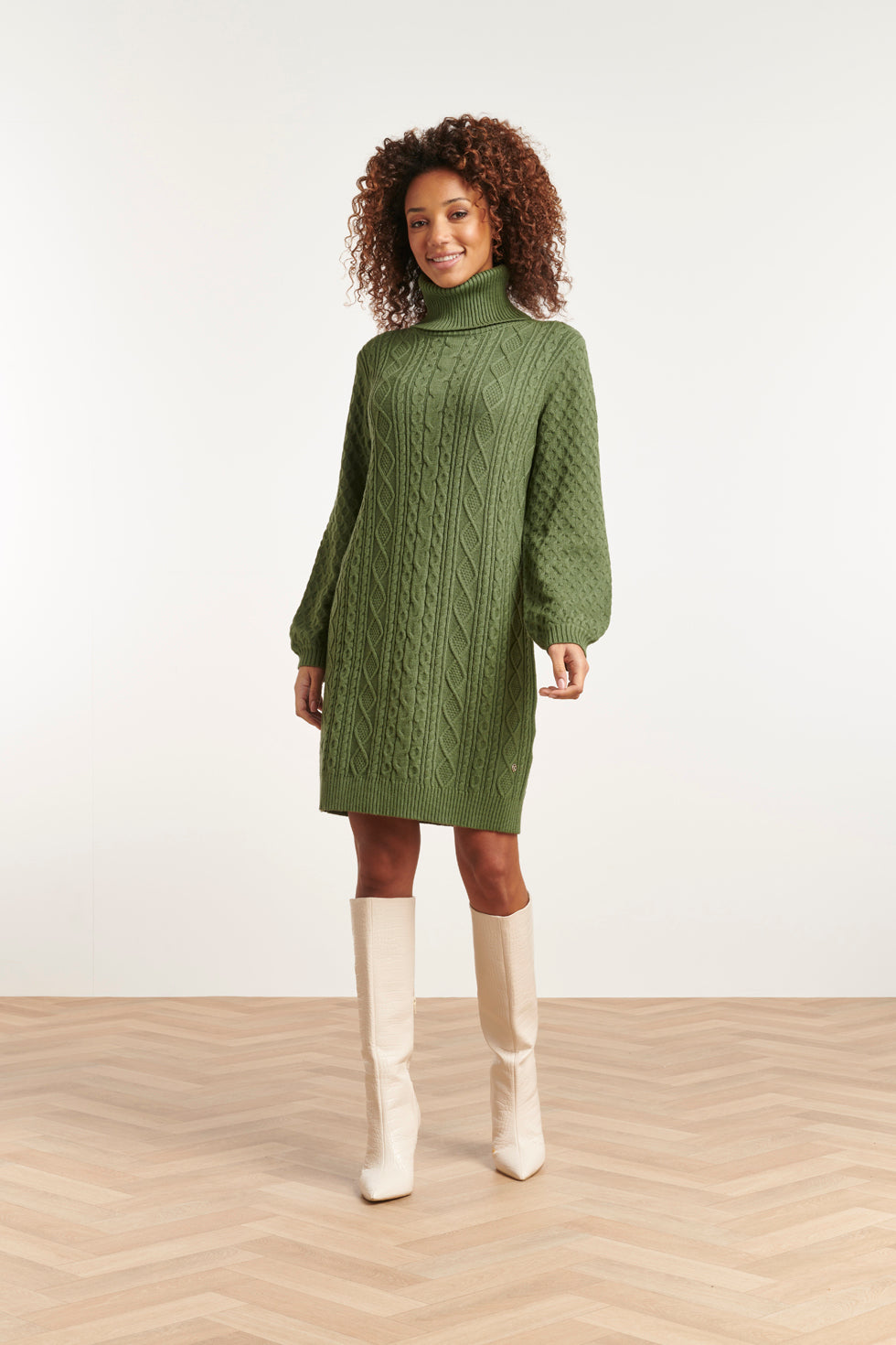 23603 Oversized Coltrui Jurk Met Pofmouwenarmy Green | Light Army