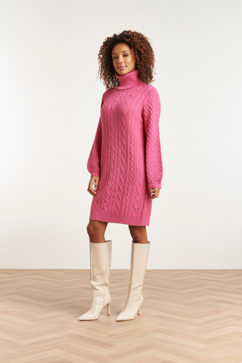 23603 Oversized Coltrui Jurk Met PofmouwenFel | Pink