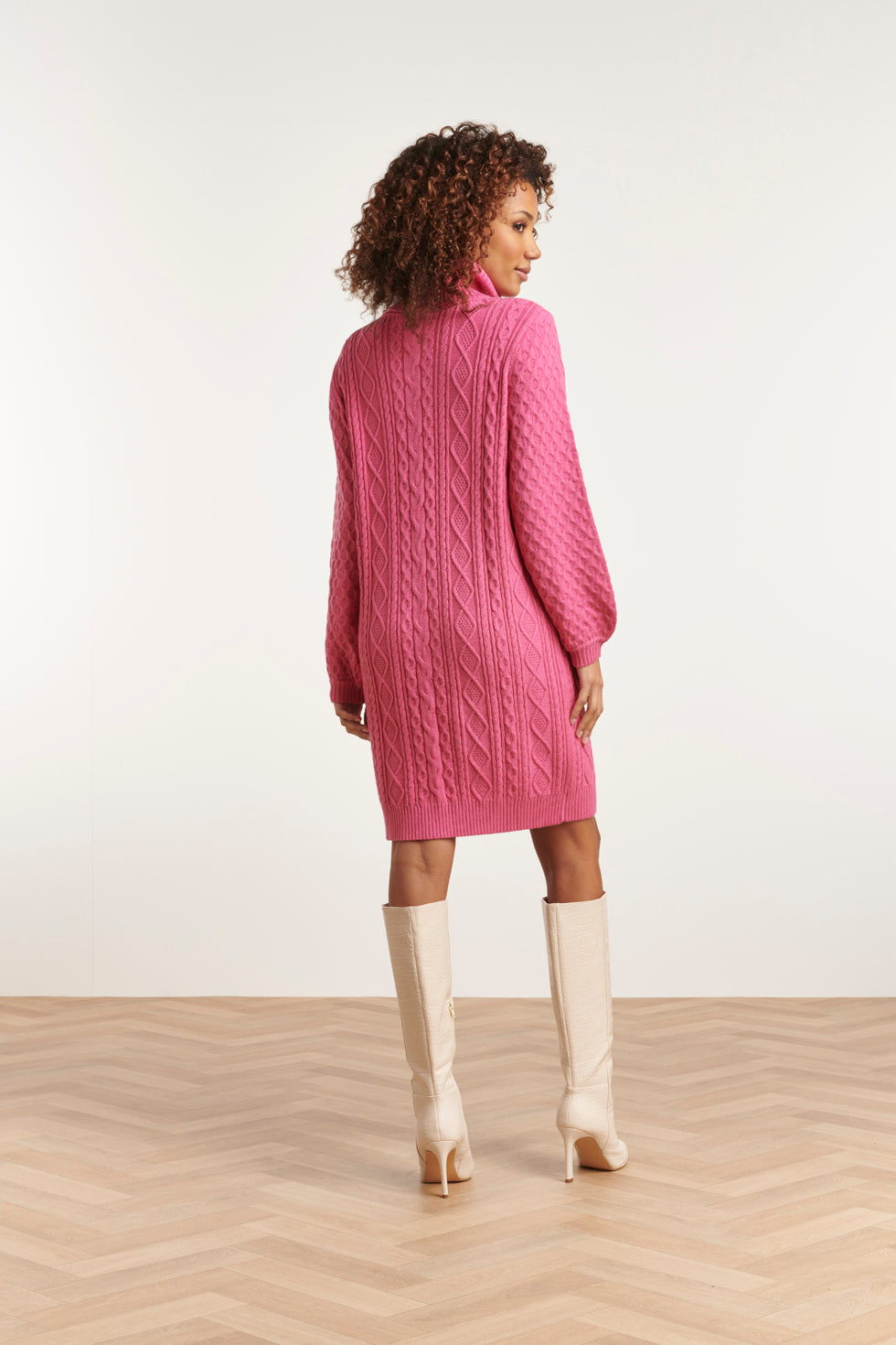23603 Oversized Coltrui Jurk Met PofmouwenFel | Pink