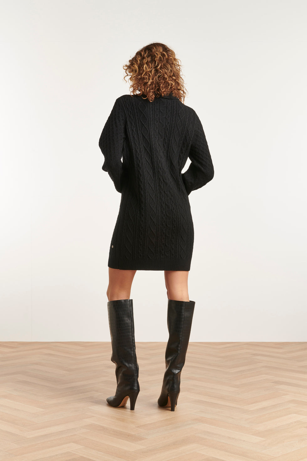 23603 Oversized Coltrui Jurk Met PofmouwenKrachtig | Black