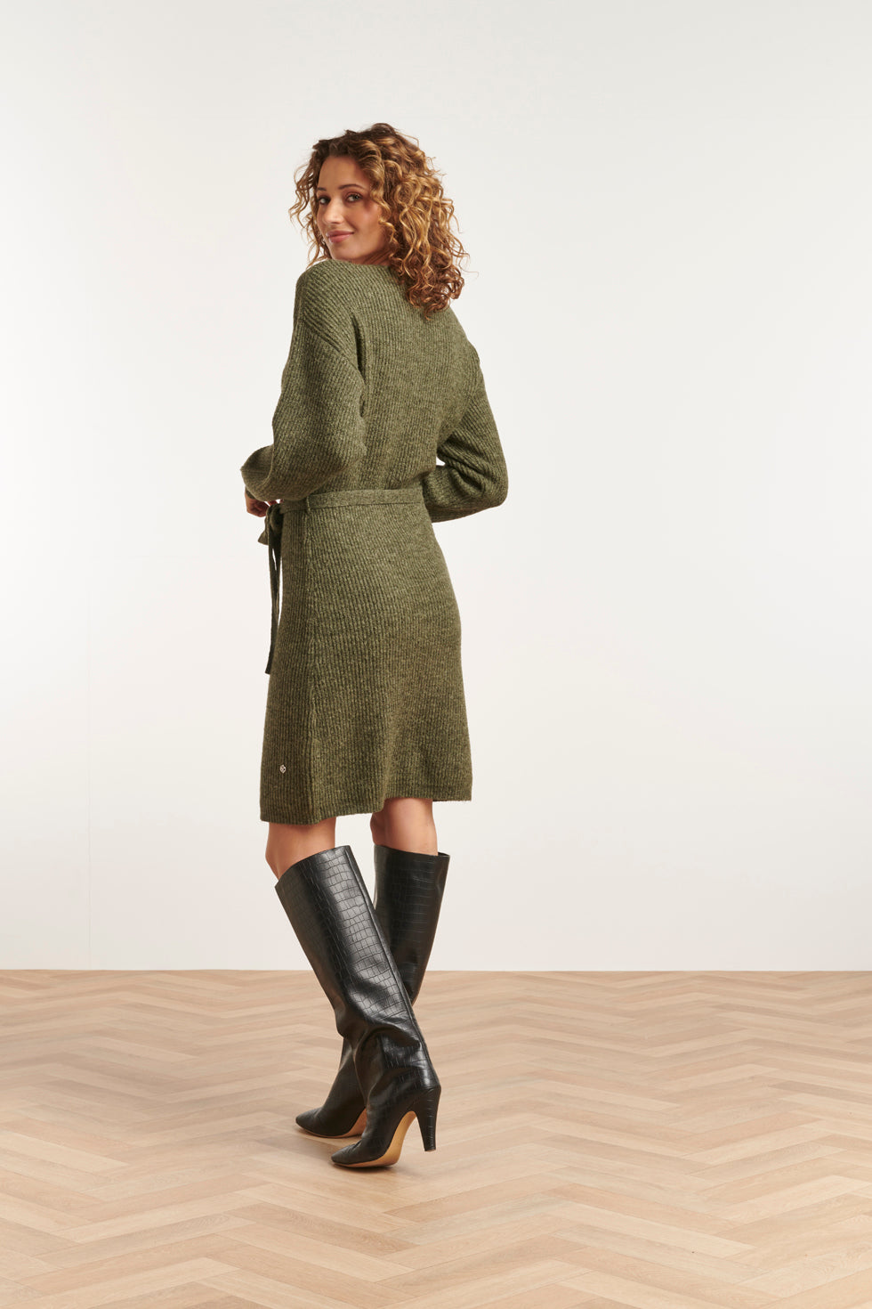 23605 Zachte V-Hals Gebreide Jurk | Army