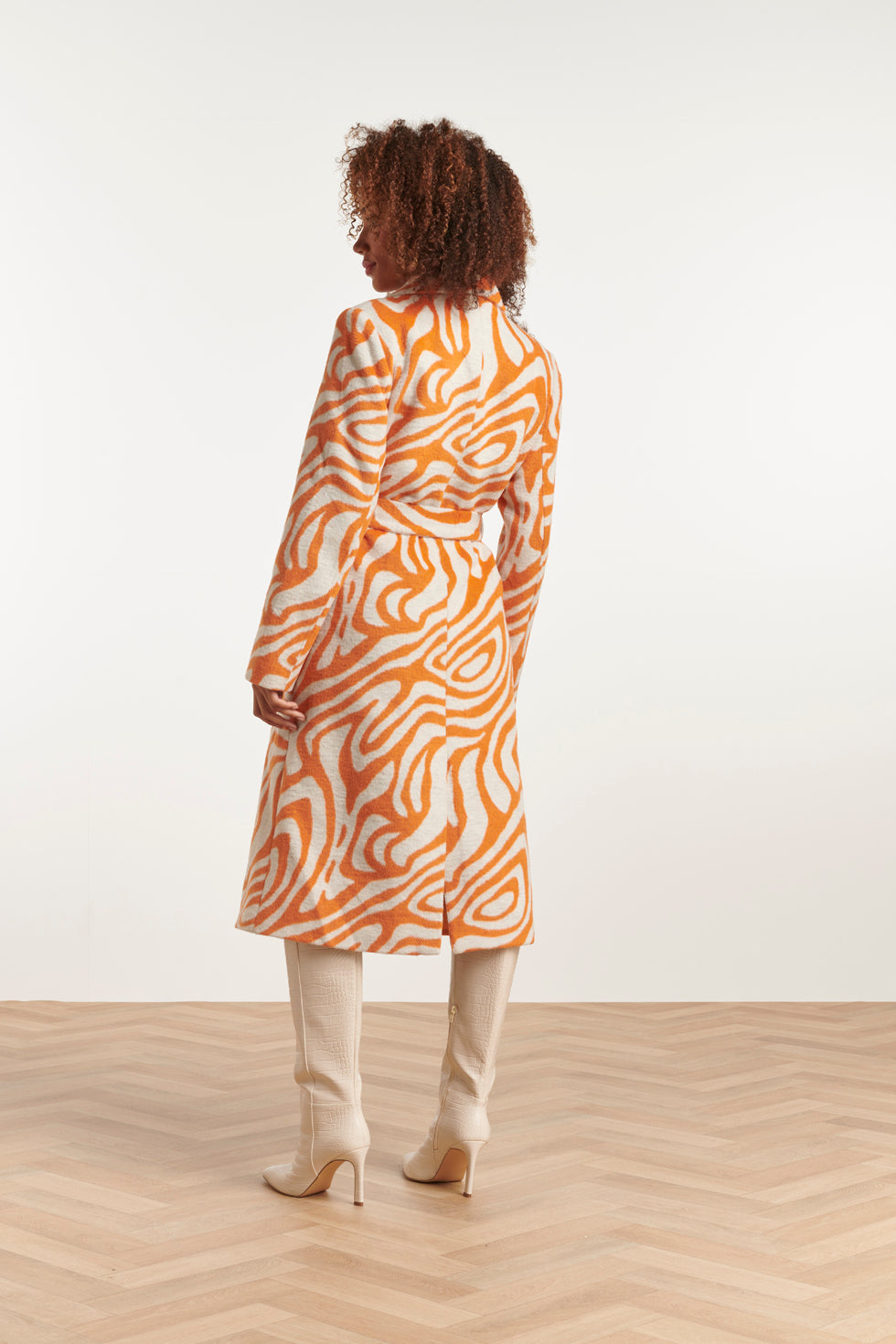 23628 Damesjas Jas Abstract Zebra Print | White - Orange