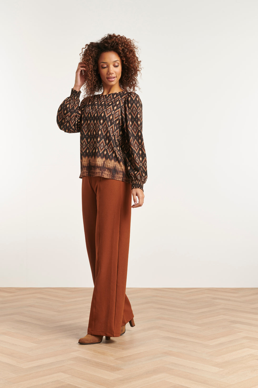 23659 Dames Top Met Tribal Printe | Black - Brown
