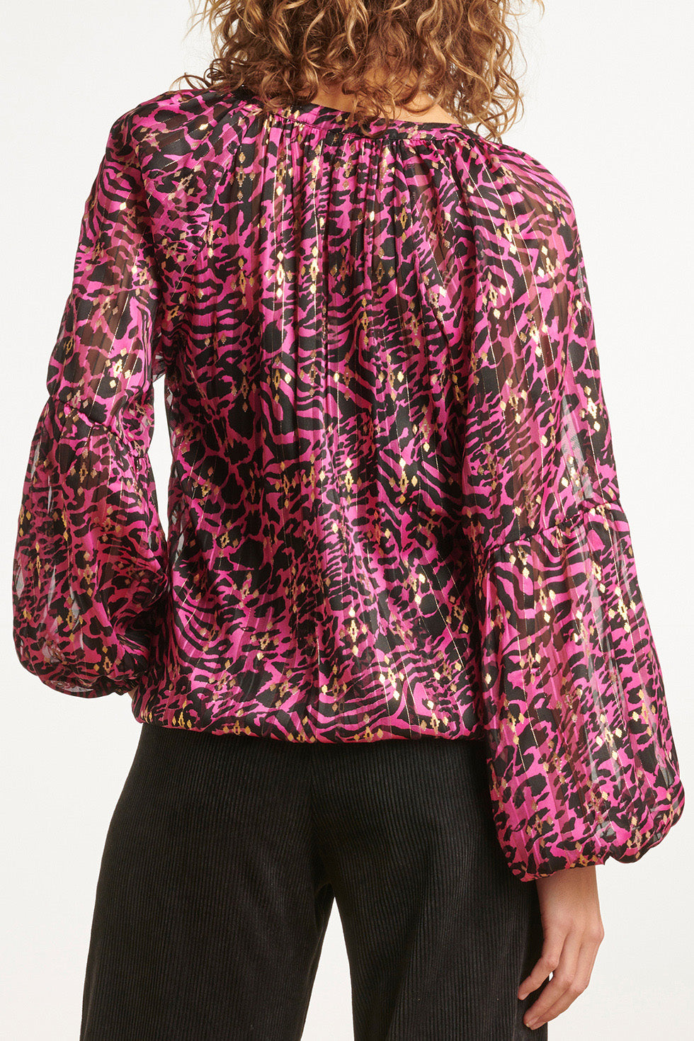 23666 Dames Chiffon Top Met Fuchsia Abstract Dieren Print | Fuchsia - Black