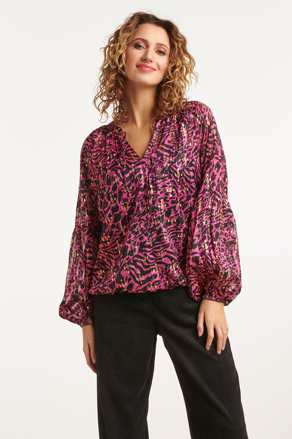 23666 Dames Chiffon Top Met Fuchsia Abstract Dieren Print | Fuchsia - Black