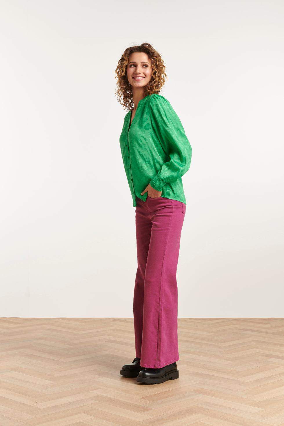 23677 Dames Satijnen Blouse Met Ornament Print | Green