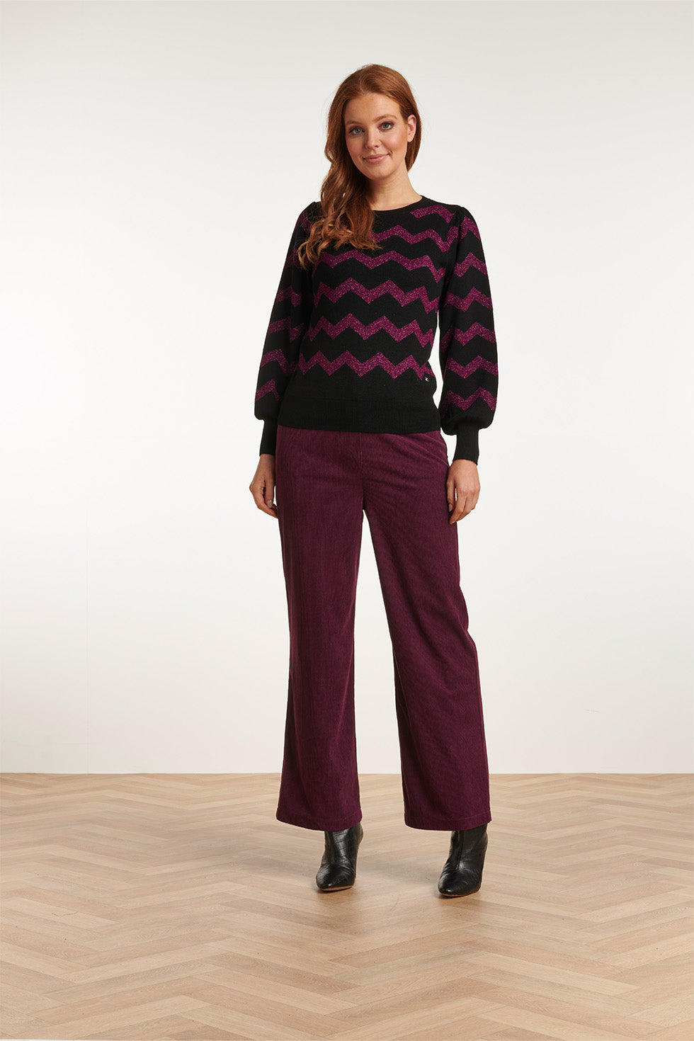 23700-999-380 Paarsee Zigzagprint Ronde Hals Top | Black - Purple