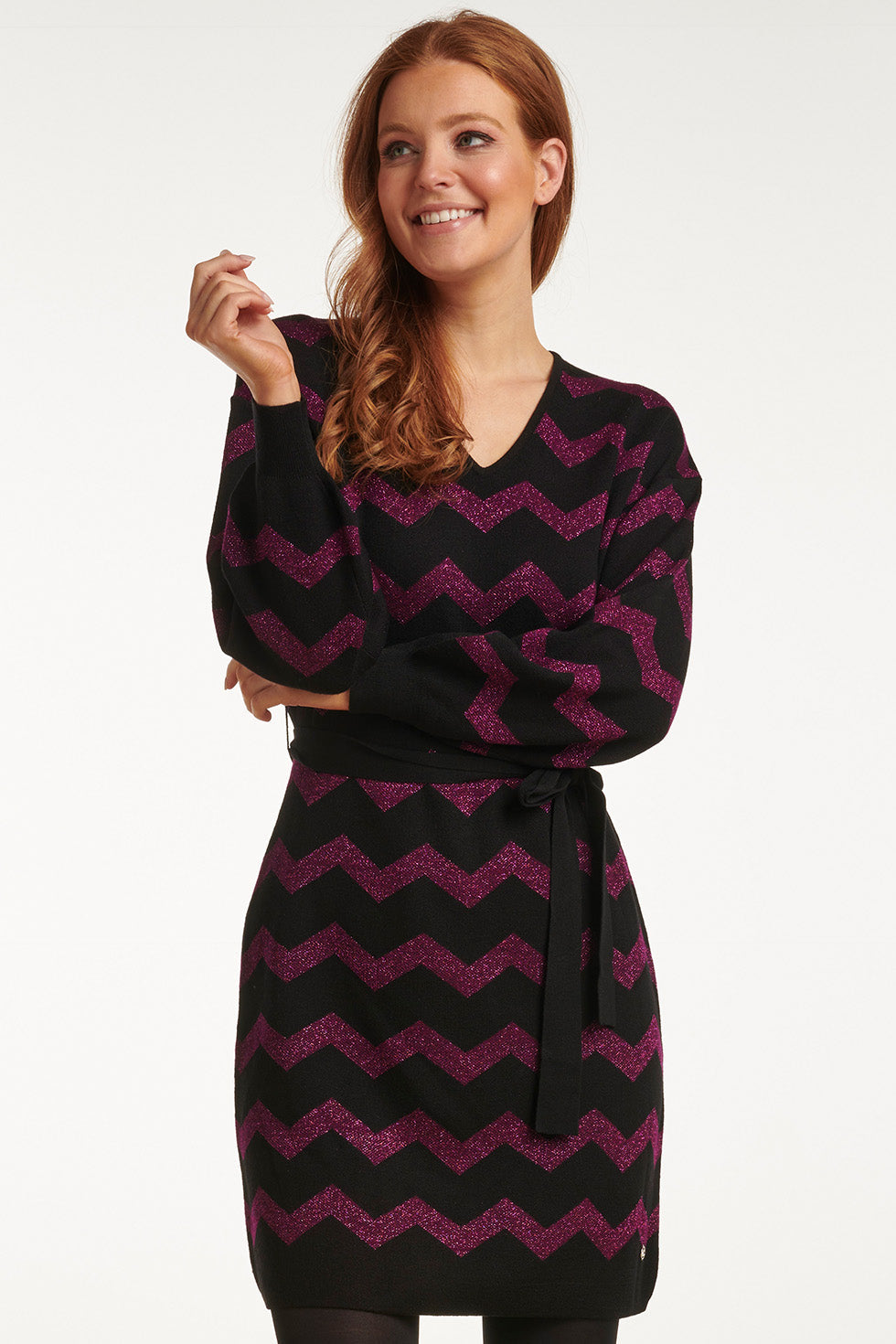 23701-999-380 Paarsee Zigzagprint Ronde Hals Jurk Met Ceintuur | Black - Purple