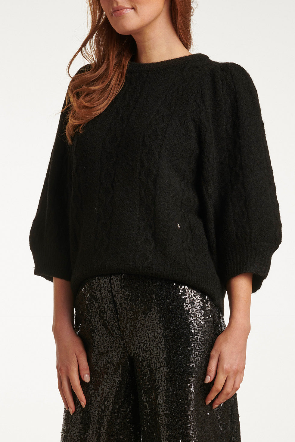 23704-999 Ronde Hals Gebreide Top | Black