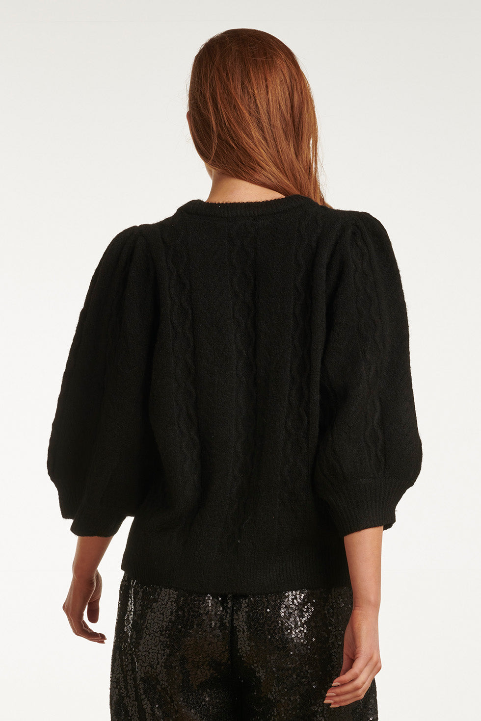 23704-999 Ronde Hals Gebreide Top | Black