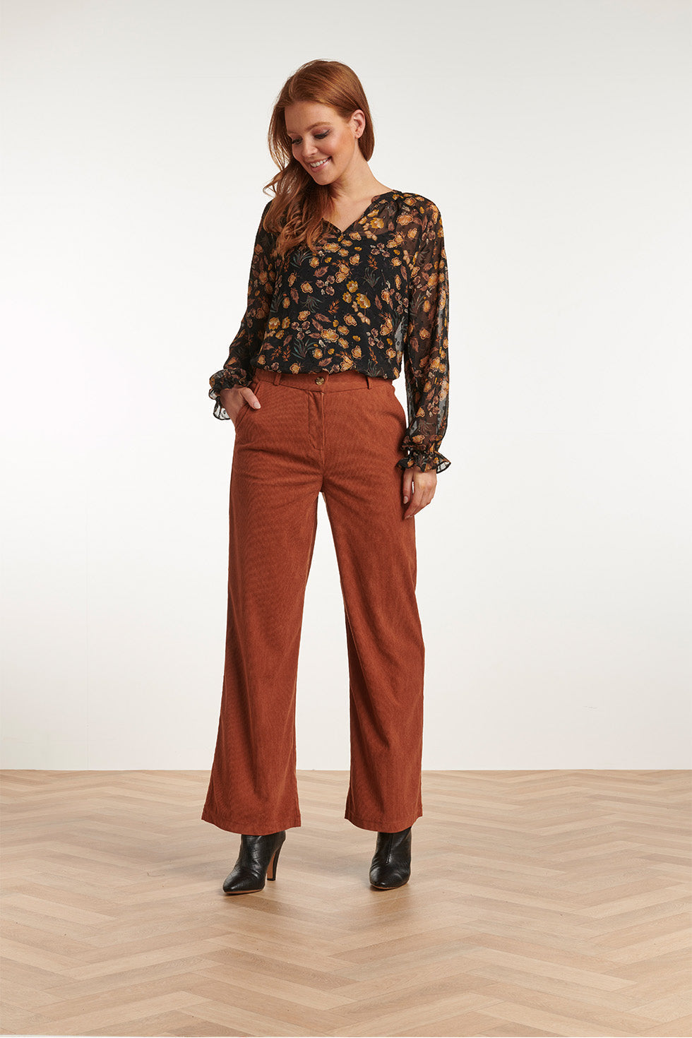 23724-775 Corduroy Broek In Bruin Van 100% Polyester