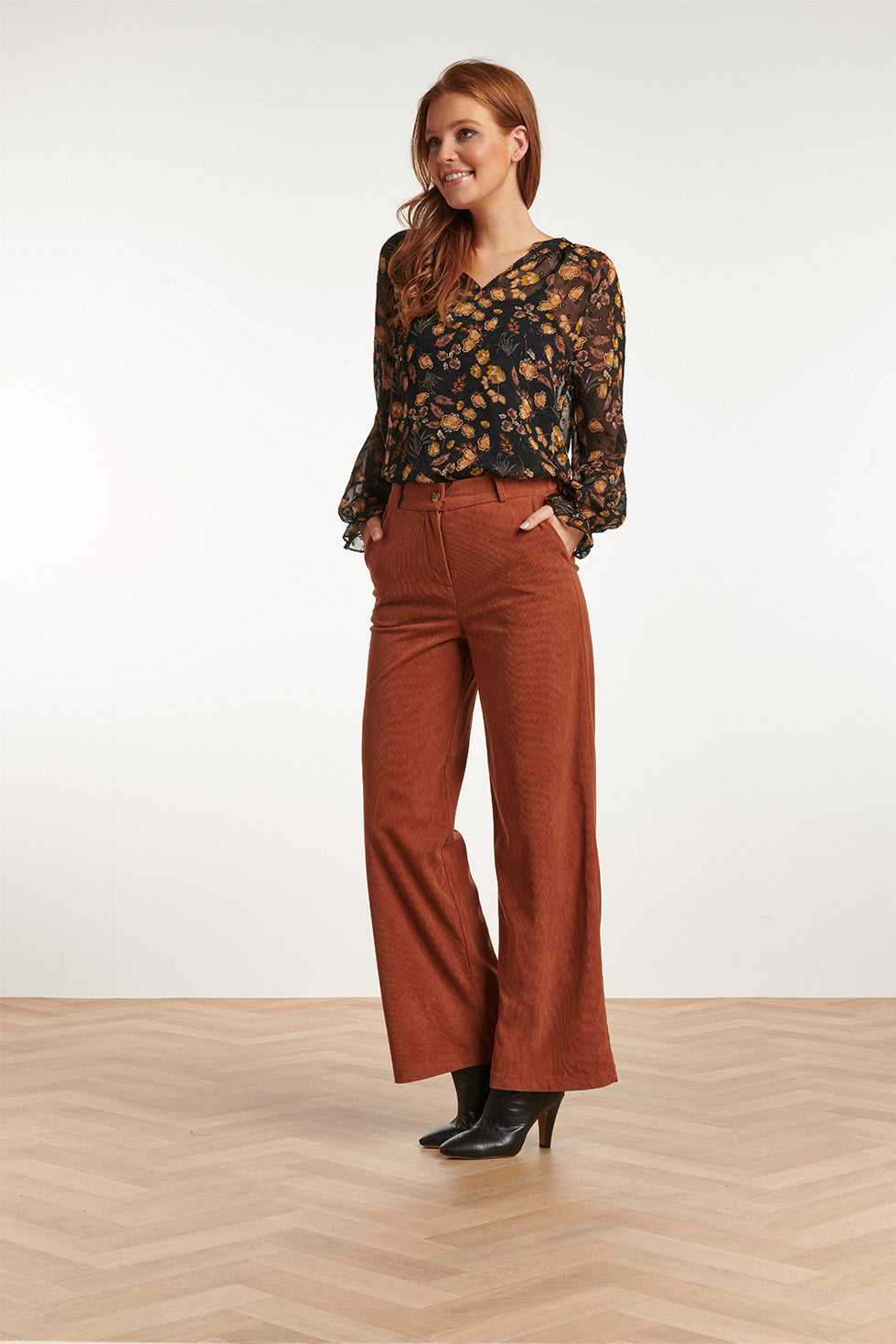 23724-775 Corduroy Broek In Bruin Van 100% Polyester