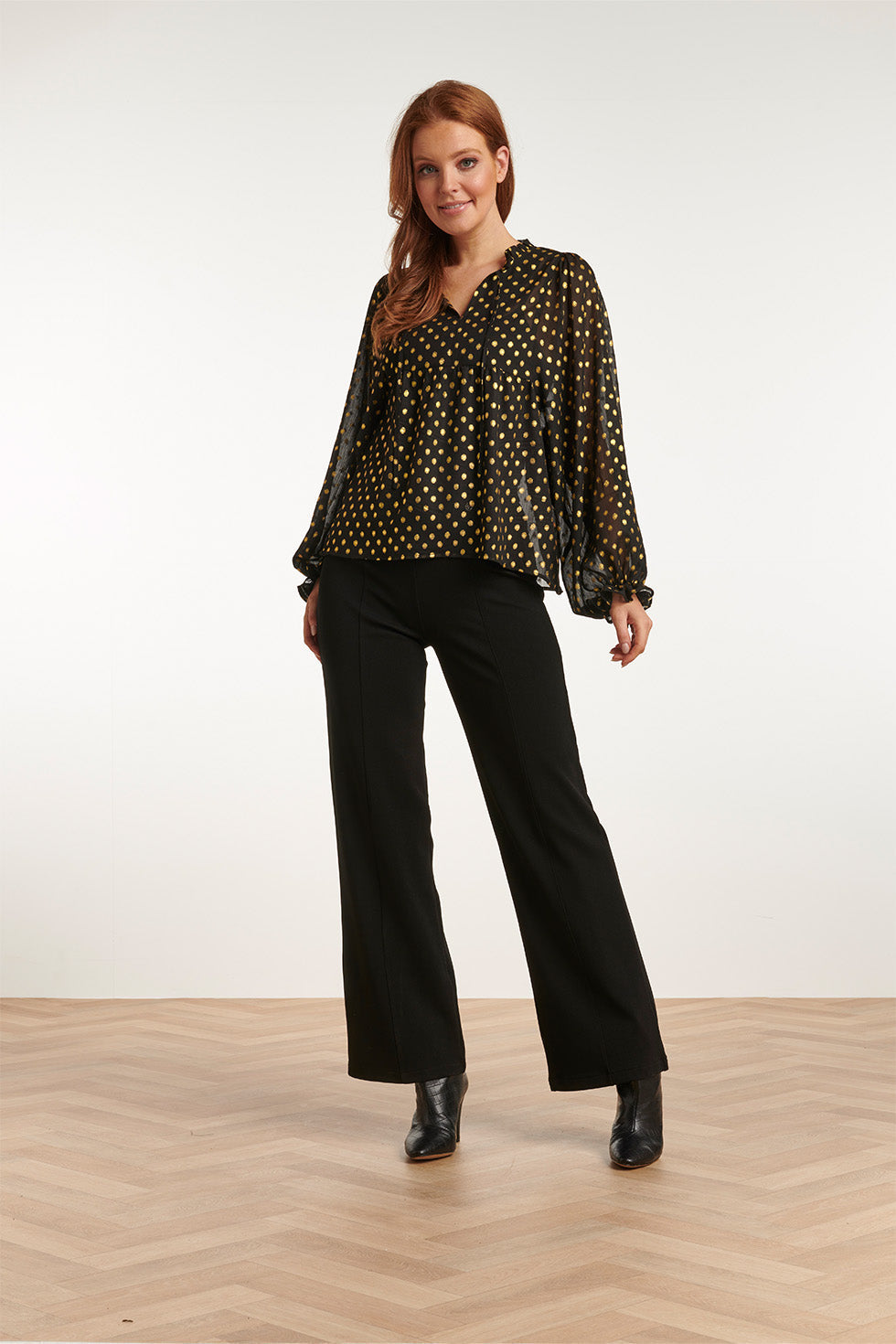 23727-999-025 V-Hals Top Met Stippenprint - 100% Polyester | Black - Gold