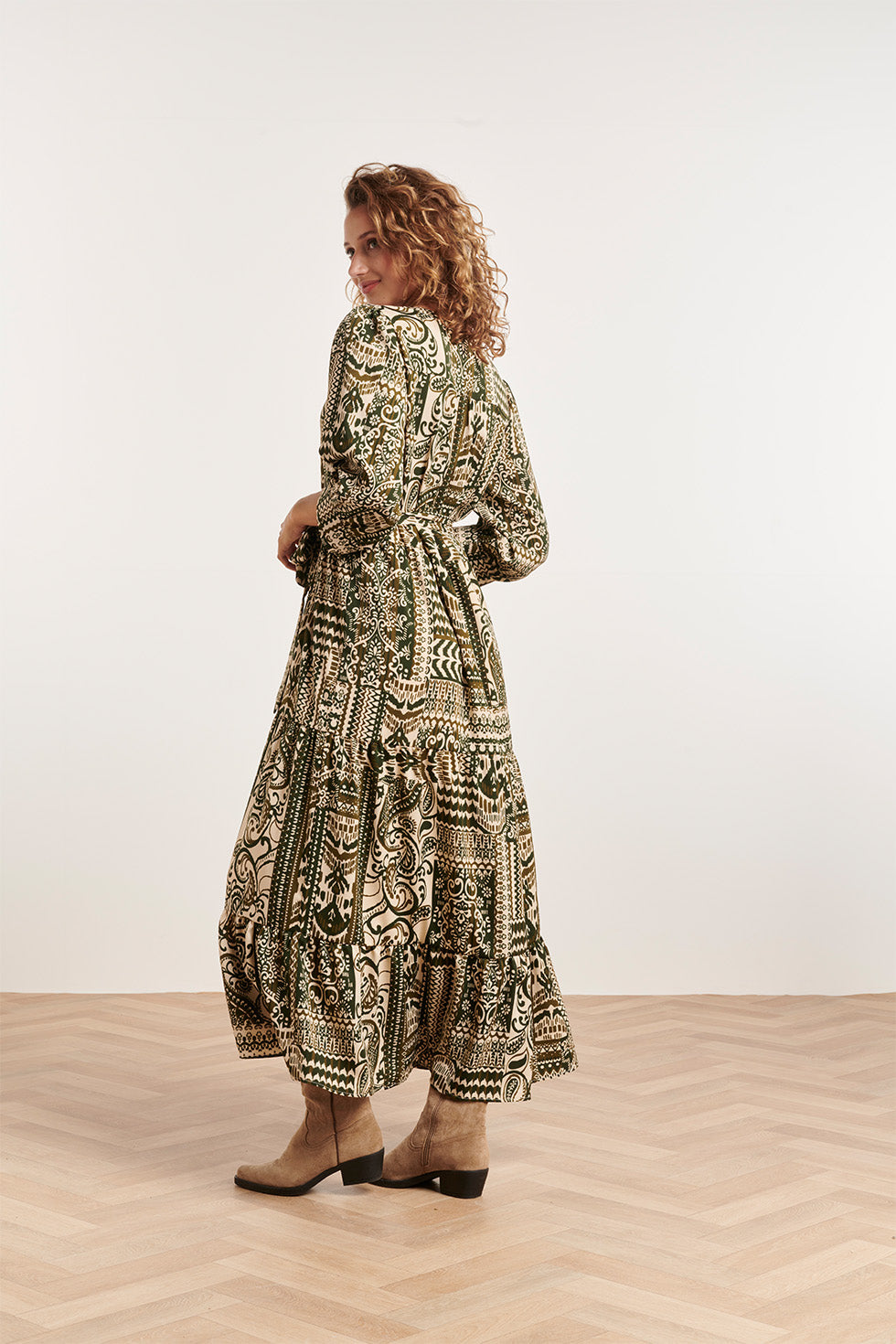 23814 Ornamentele Print V-Hals Jurk | Army - Off White