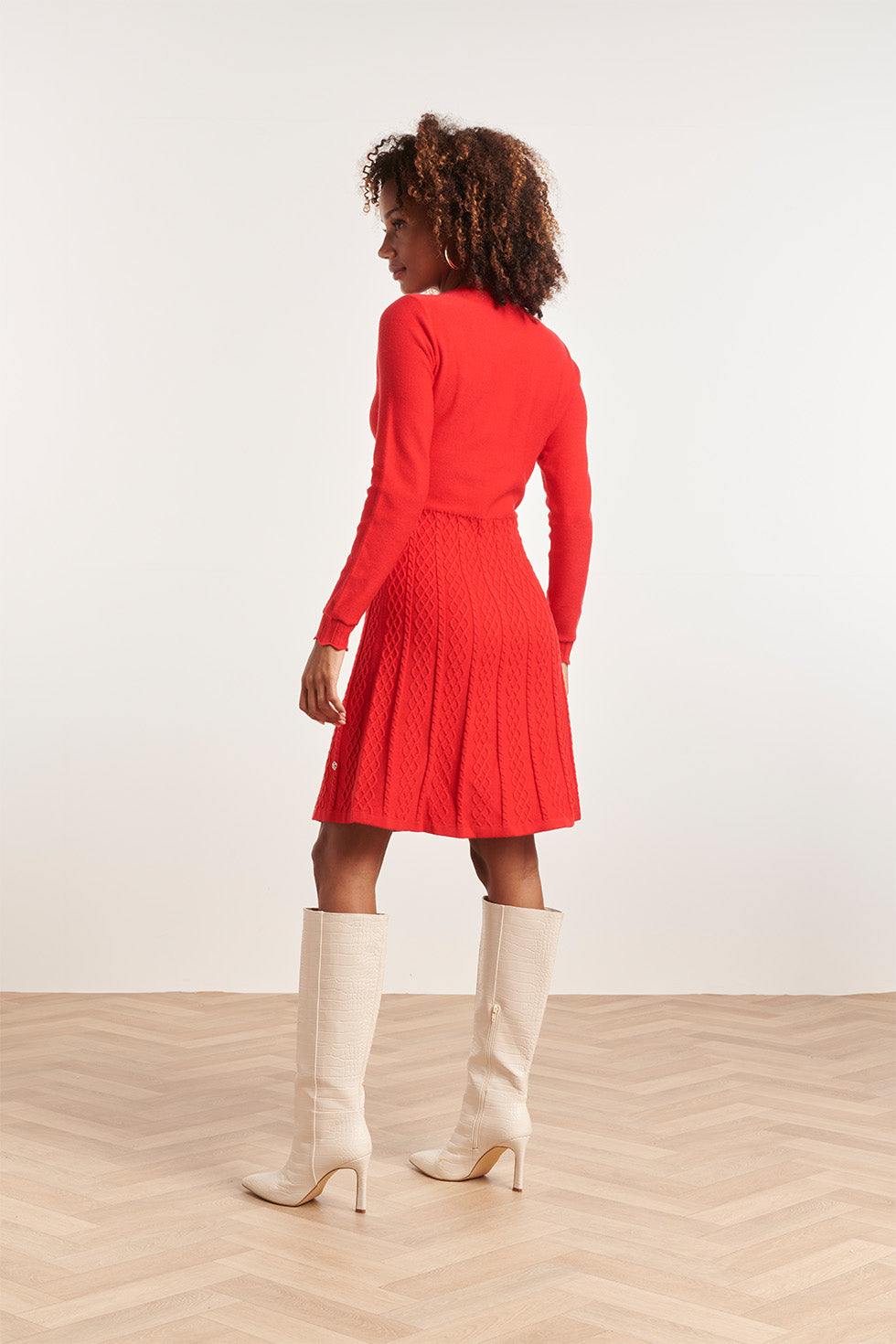23827 Ronde Hals Jurk Met Uitlopende Rok | Red