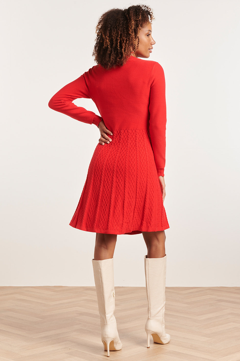 23827 Ronde Hals Jurk Met Uitlopende Rok | Red