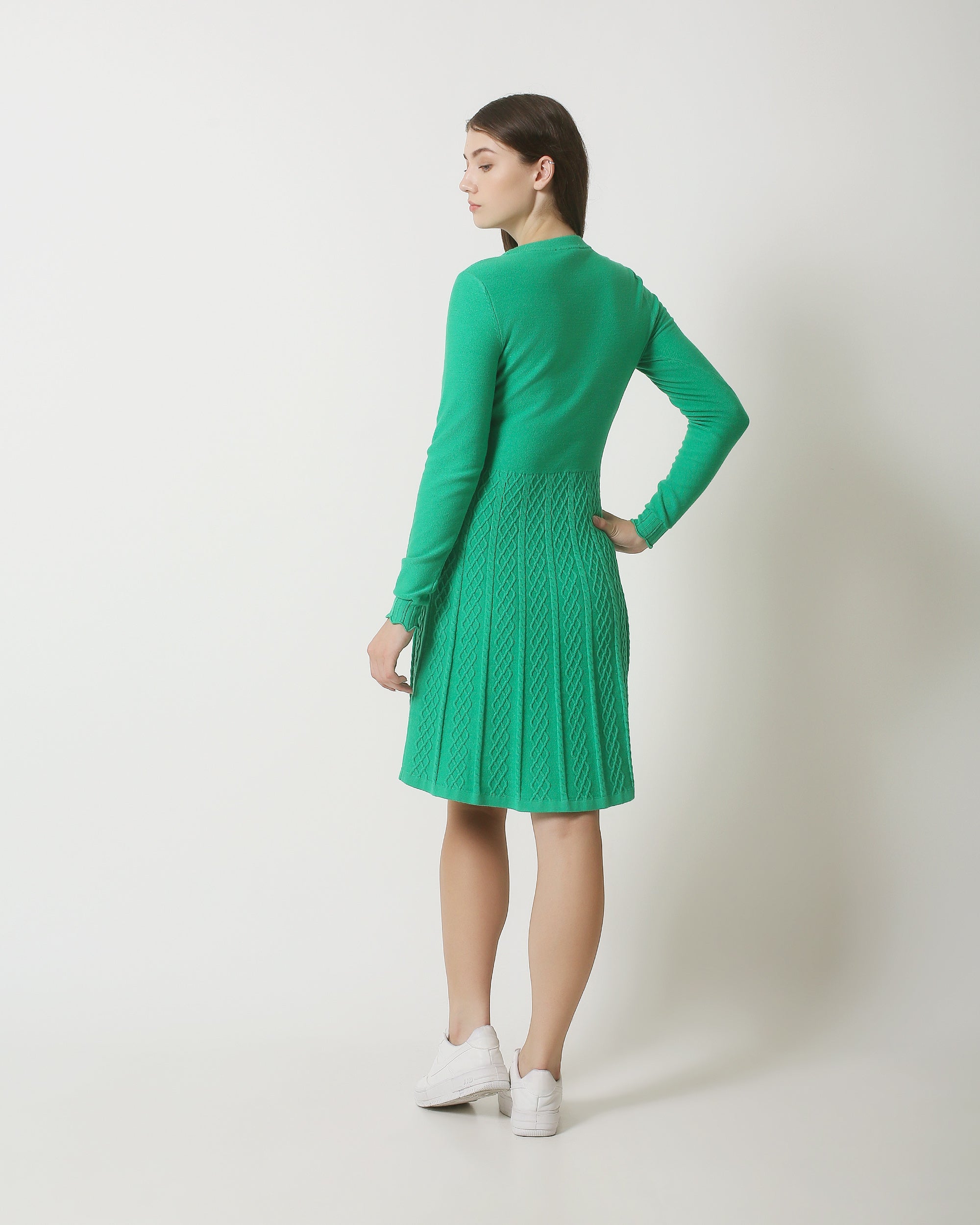 23828 Ronde Hals Jurk Met Wijd Uitlopende Rok | Soft Green