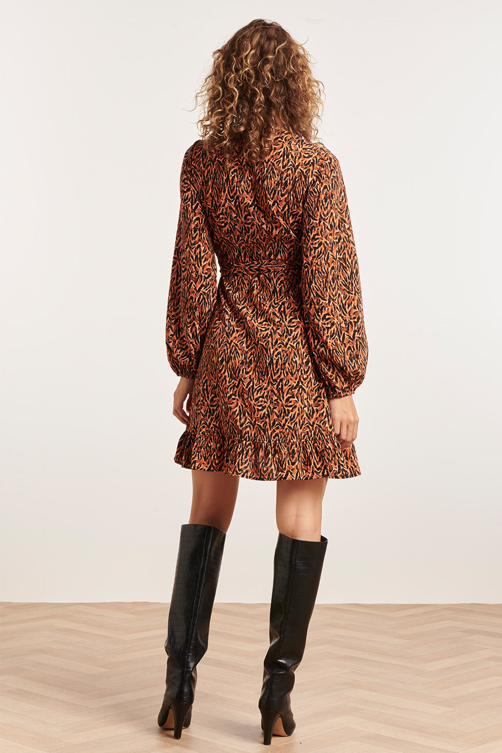 23886 HErfst/Winter Jurk Met Grafische Print e Tinten | Brown - Black