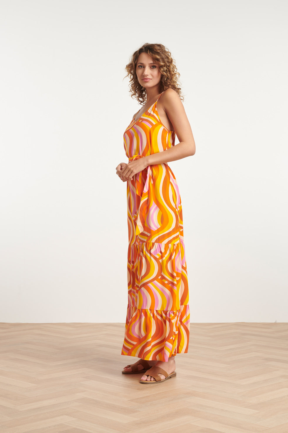 24011 Zomerse Spaghetti Jurk Met Retro Print | Orange - Muticolour