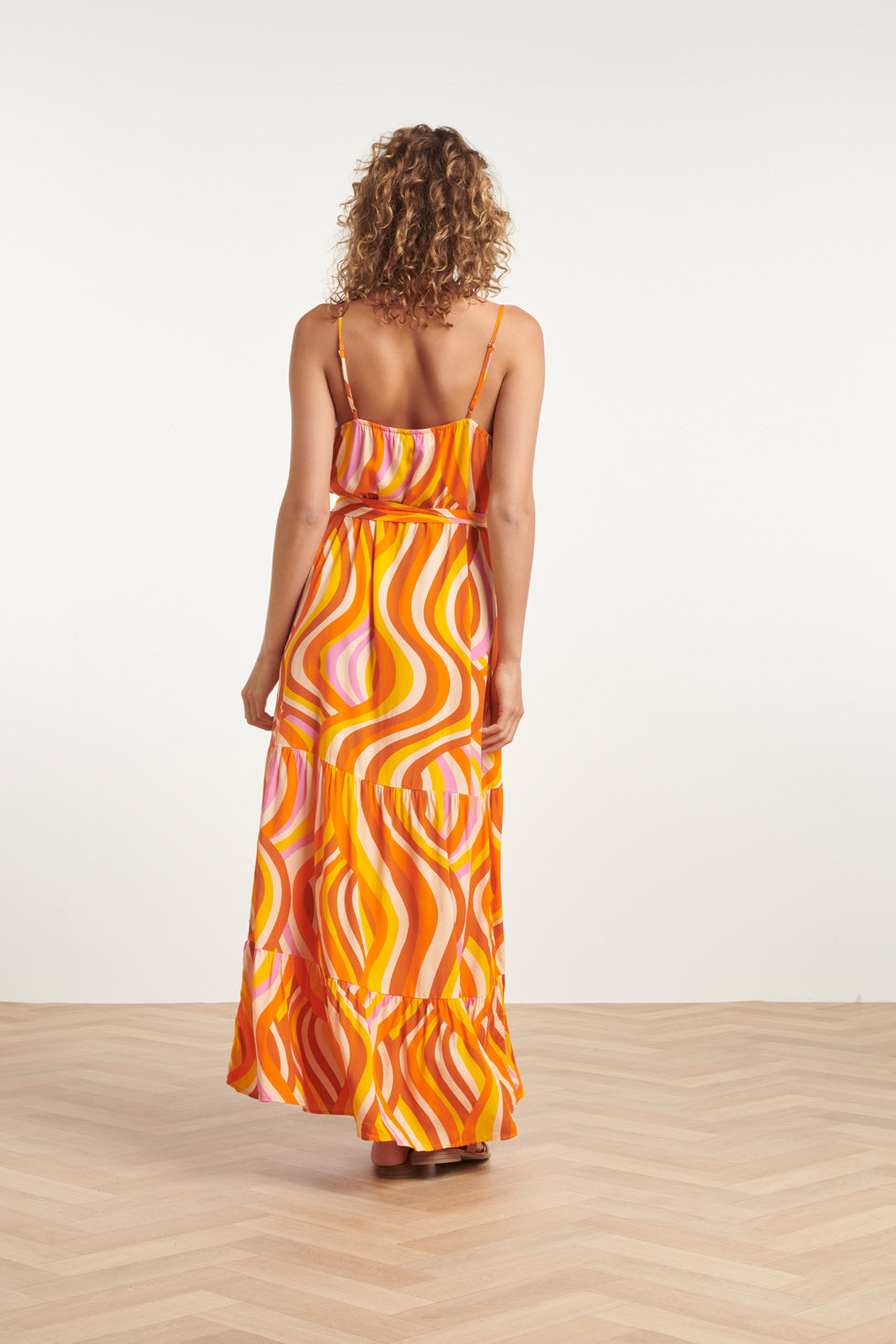 24011 Zomerse Spaghetti Jurk Met Retro Print | Orange - Muticolour