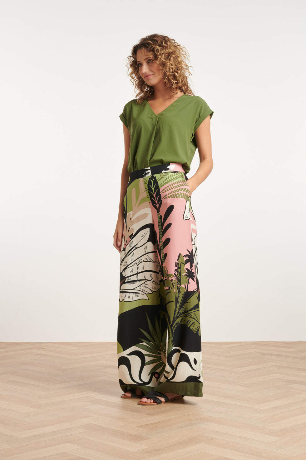 24045 Wijde Zomerse Broek | Black - Muticolour