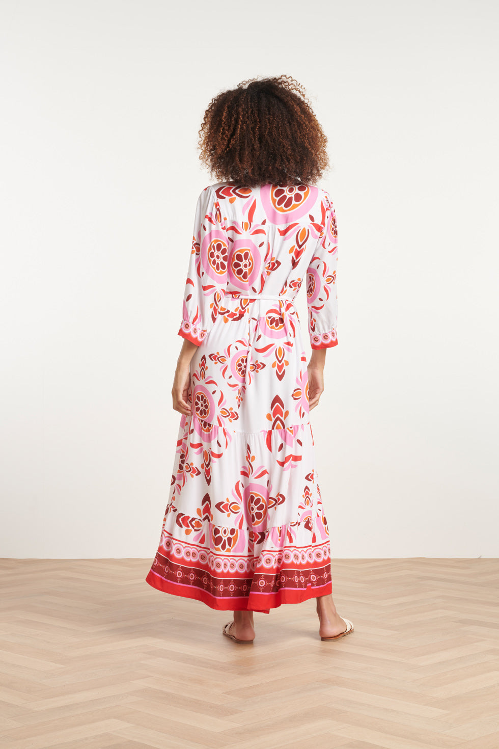 24053 Maxi Jurk Met Diepe V-Hals | White - Muticolour