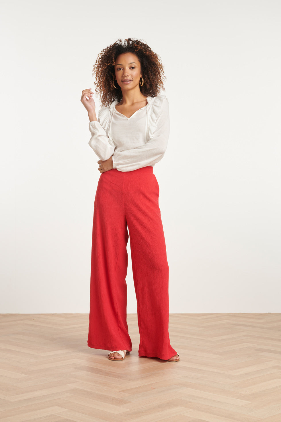 24100 Te Feminine Top Met Ruche | White